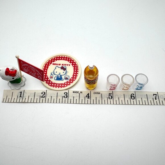 Rare 2011 Re-Ment Hello Kitty Exciting Birthday Set 1 Miniature Party Collection - Picture 3 of 12